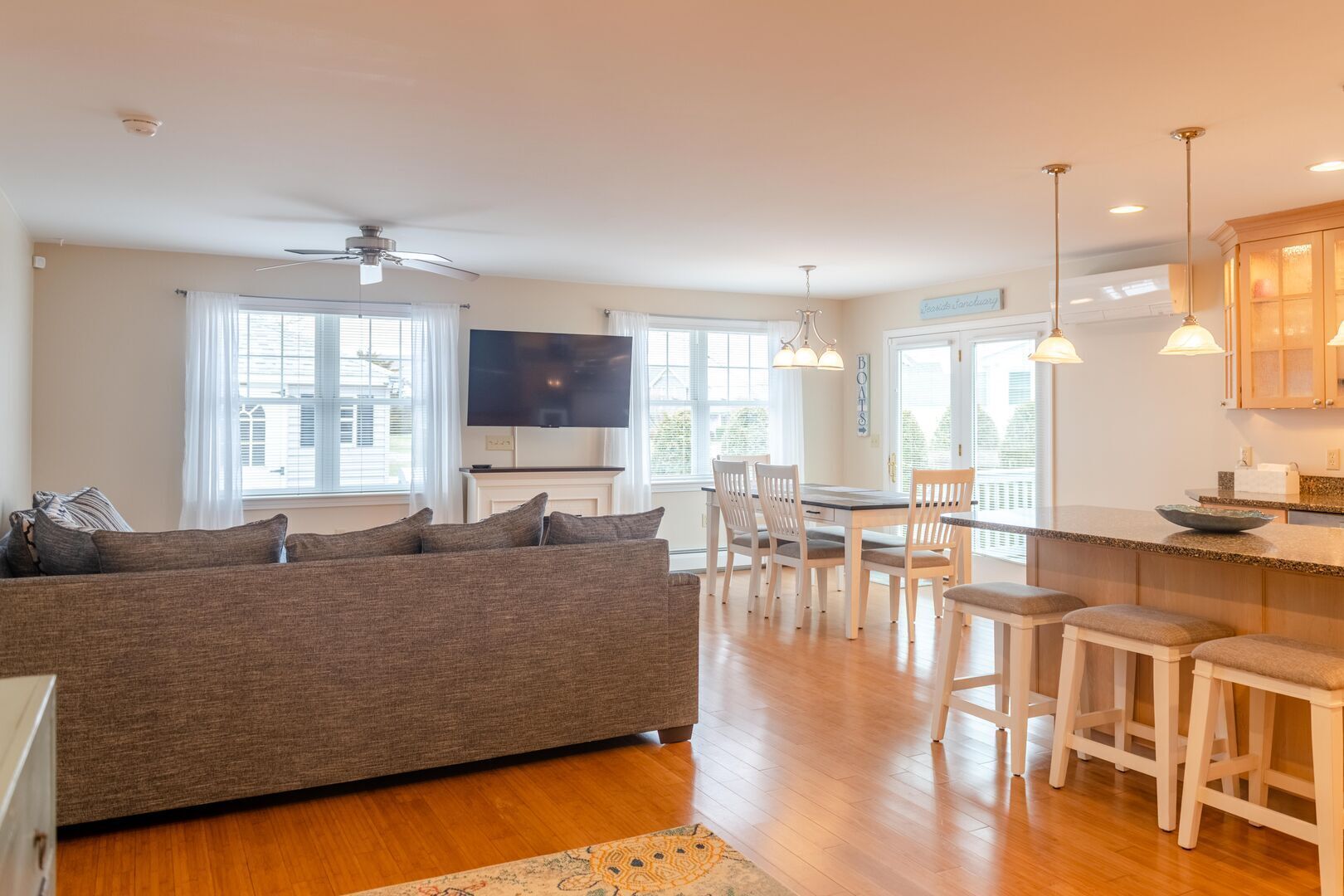 New Great Island Listing-2BR 2 Baths, sleeps 6, outdoor shower