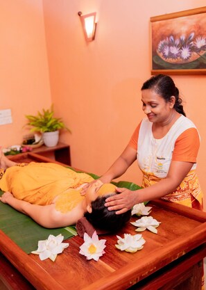 Couples treatment rooms, body treatments, Swedish massages - Ayurveda Spring of life Resort (Piliyandala)