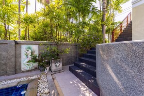 Deluxe Villa | Terrace/patio - 3 Bed Pool Villa in Great Location - STV (Hua Hin)