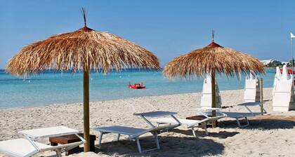 Villa Diamante Torre Lapillo With Air Conditioning, Parking And Wi-fi