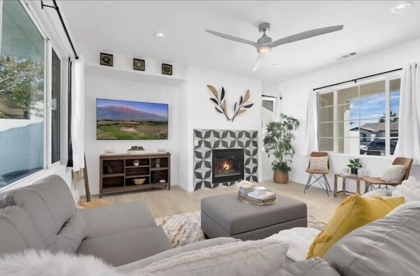 Televisio, takka, pöytäjalkapallopöytä, pöytätennispöytä