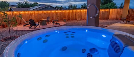 Bain à remous extérieur