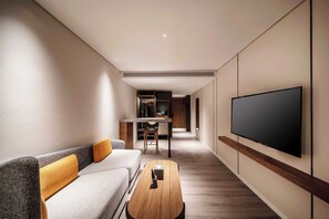 Televisión LCD de 55 pulgadas con canales por cable, una televisión