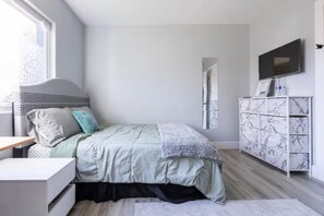 Room - Super Convenient, Super Clean, and Super Comfy (Phoenix)