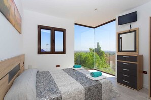 4 Schlafzimmer, Bügeleisen/Bügelbrett, kostenloses WLAN, Bettwäsche