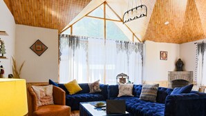 Premium Room | Living area - Fursat - Boutique Stays (Kullu)
