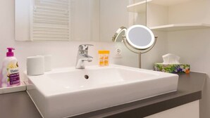 Hair dryer - Opera Apartment Top 13 - Christian Apartments (Vienna)