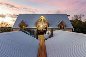 Terrace/patio - Luxurious Homestead Retreat in Tulka (Tulka)