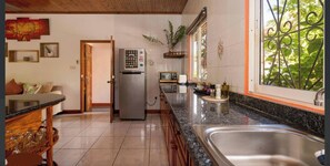 Villa, 1 habitación, para fumadores, balcón | Interior