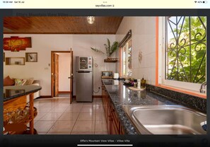 Interior - Effi Mountain View Colibri Villa (Mahé Island)