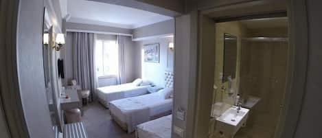 Egyptian cotton sheets, premium bedding, desk, free WiFi