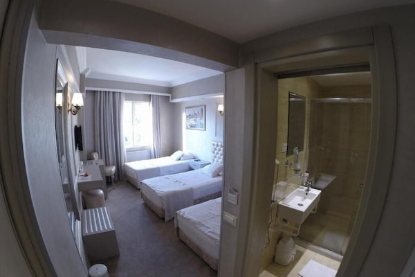 Standard Triple Room | Egyptian cotton sheets, premium bedding, desk, free WiFi