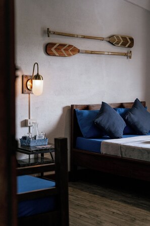 Classic Triple Room | Free WiFi, bed sheets - Island Lyfe Adventures (El Nido)