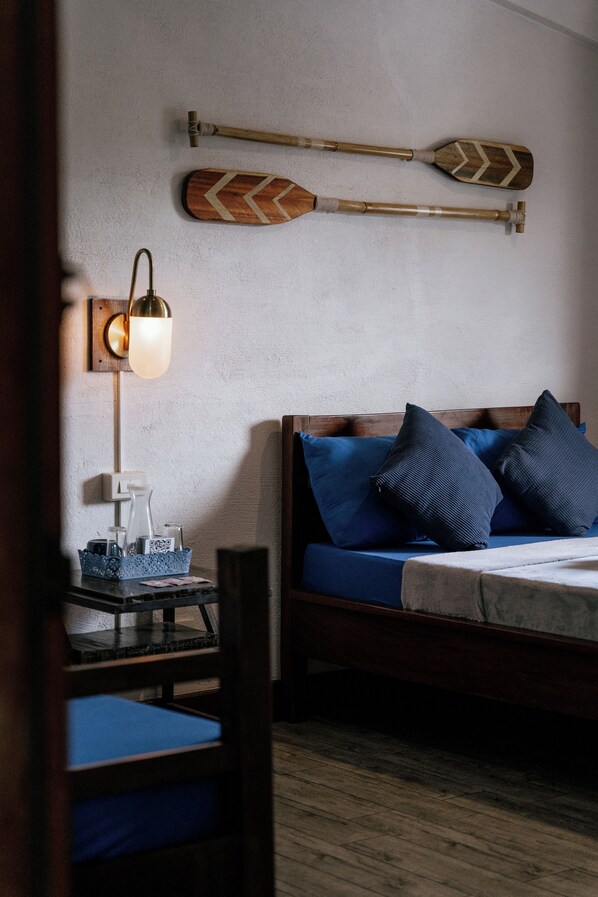 Classic Triple Room | Free WiFi, bed sheets - Island Lyfe Adventures (El Nido)