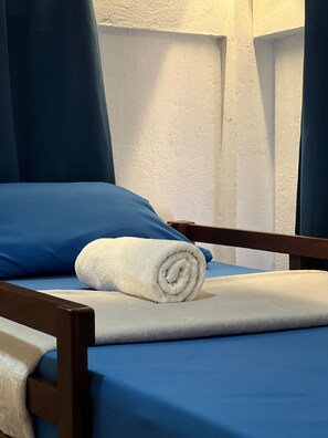 Free WiFi, bed sheets - Island Lyfe Adventures (El Nido)