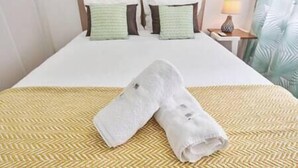 4 bedrooms, iron/ironing board, WiFi, bed sheets