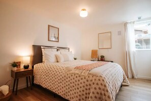 3 bedrooms, desk, iron/ironing board, travel cot