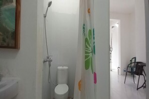 Bathroom - OYO 90974 Homestay Golo Koe Sejahtera (Labuan Bajo)