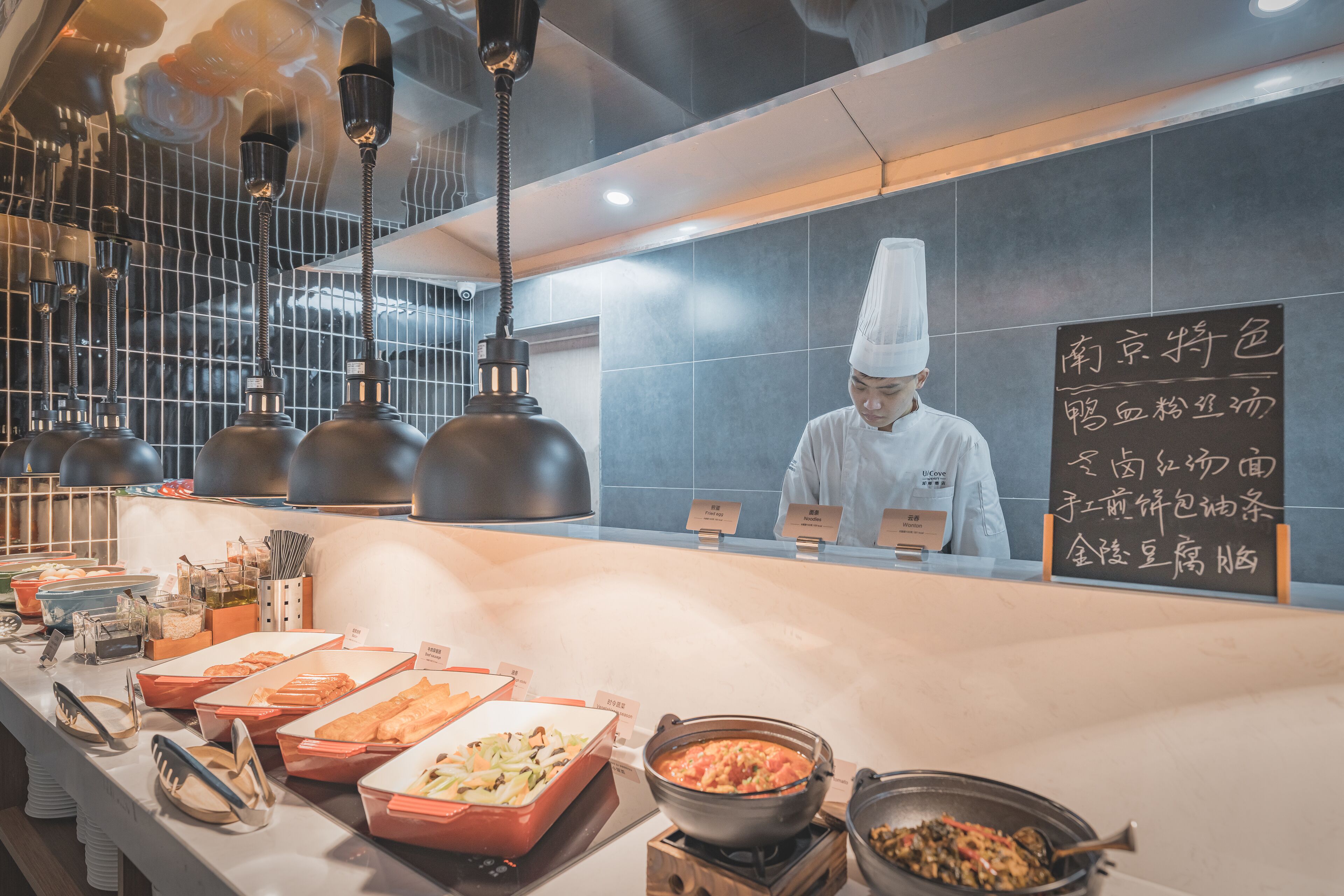 بوفيه فطور يوميًا بتكلفة قدرها (99 CNY للشخص)