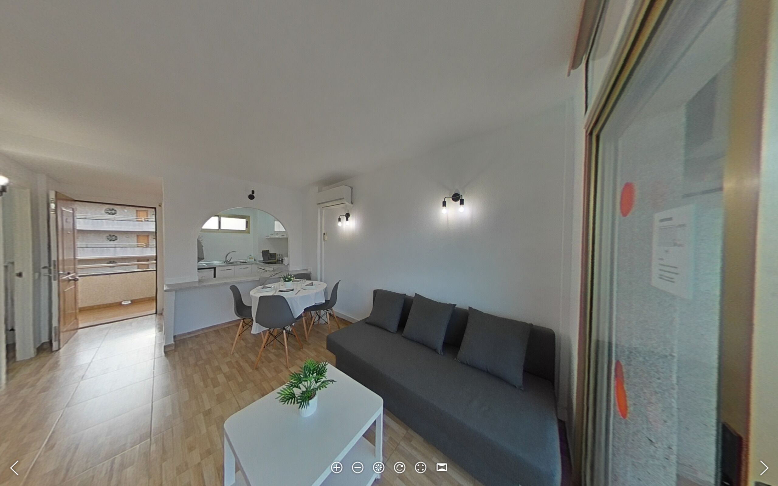 520 - Golden Coast Paradise