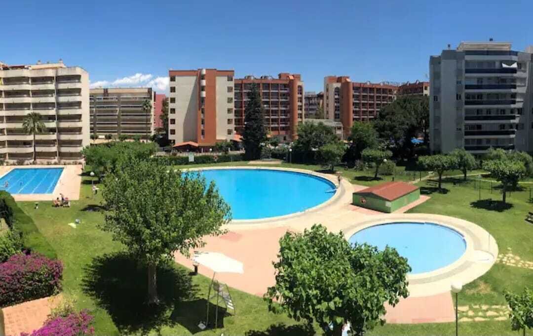 520 - Golden Coast Paradise