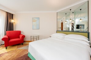 Superior Room | Down duvets, in-room safe, desk, blackout curtains - Grand Skylight Hotel Royal (Beijing)