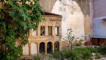 Ngoại thất
