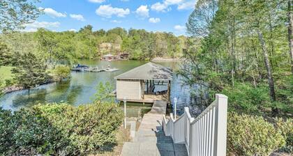 Gone Fishing Sleeps 8 - Home has 5000 sq ft. and 4 floors of fun including a movie room and game room