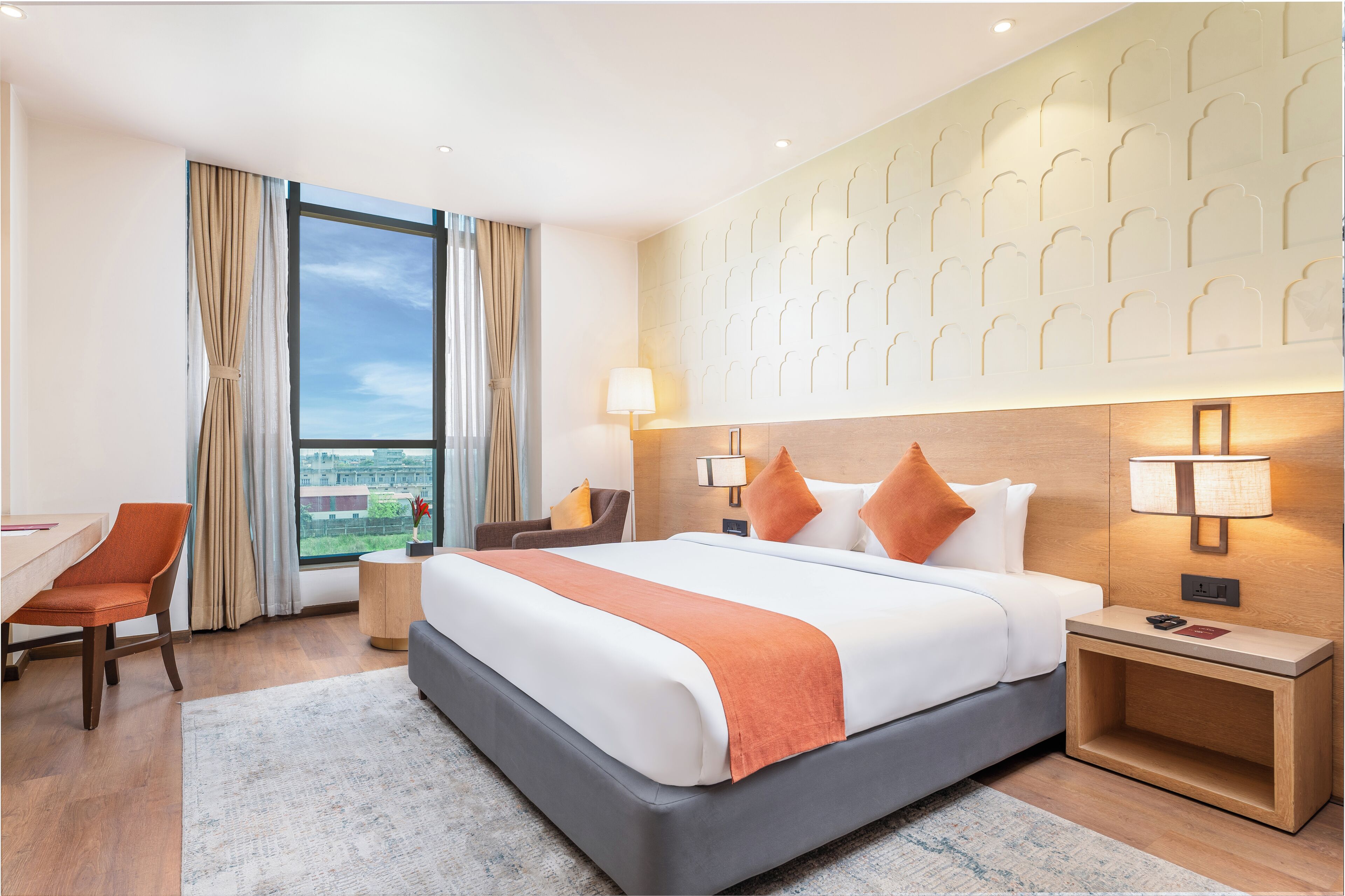 Chambre Deluxe double, 1 très grand lit, non-fumeur | Literie hypoallergénique, minibar, coffre-fort, décor unique