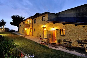 Exterior - Farmhouse 'Casale Storico Xvii Sec - Tulipano' with Mountain View and Shared Pool (Giano dell'Umbria)