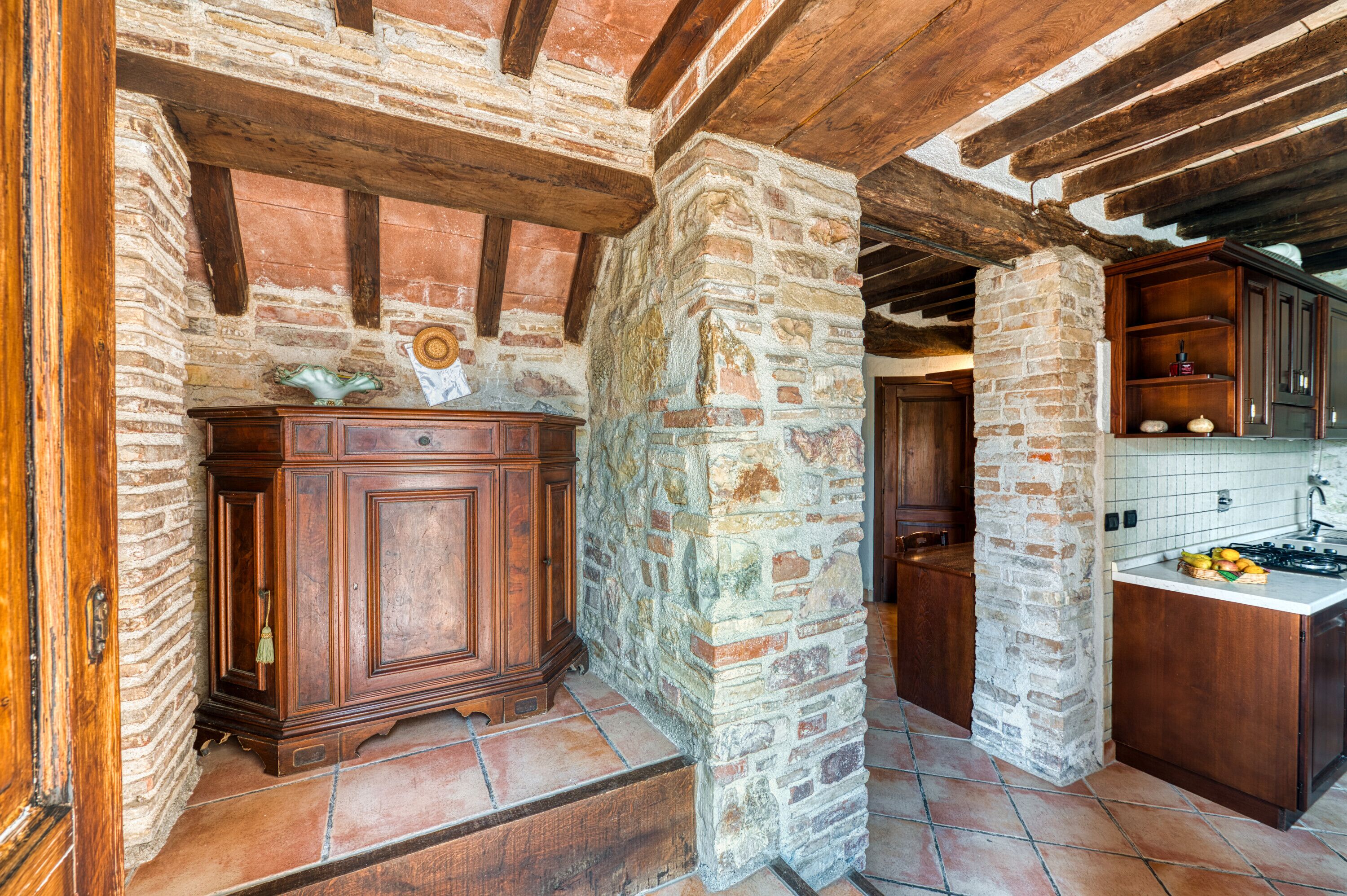 Réfrigérateur, four, plaque de cuisson, cafetière/bouilloire