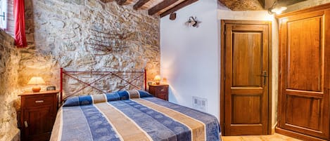 1 makuuhuone, ilmainen Wi-Fi, vuodevaatteet