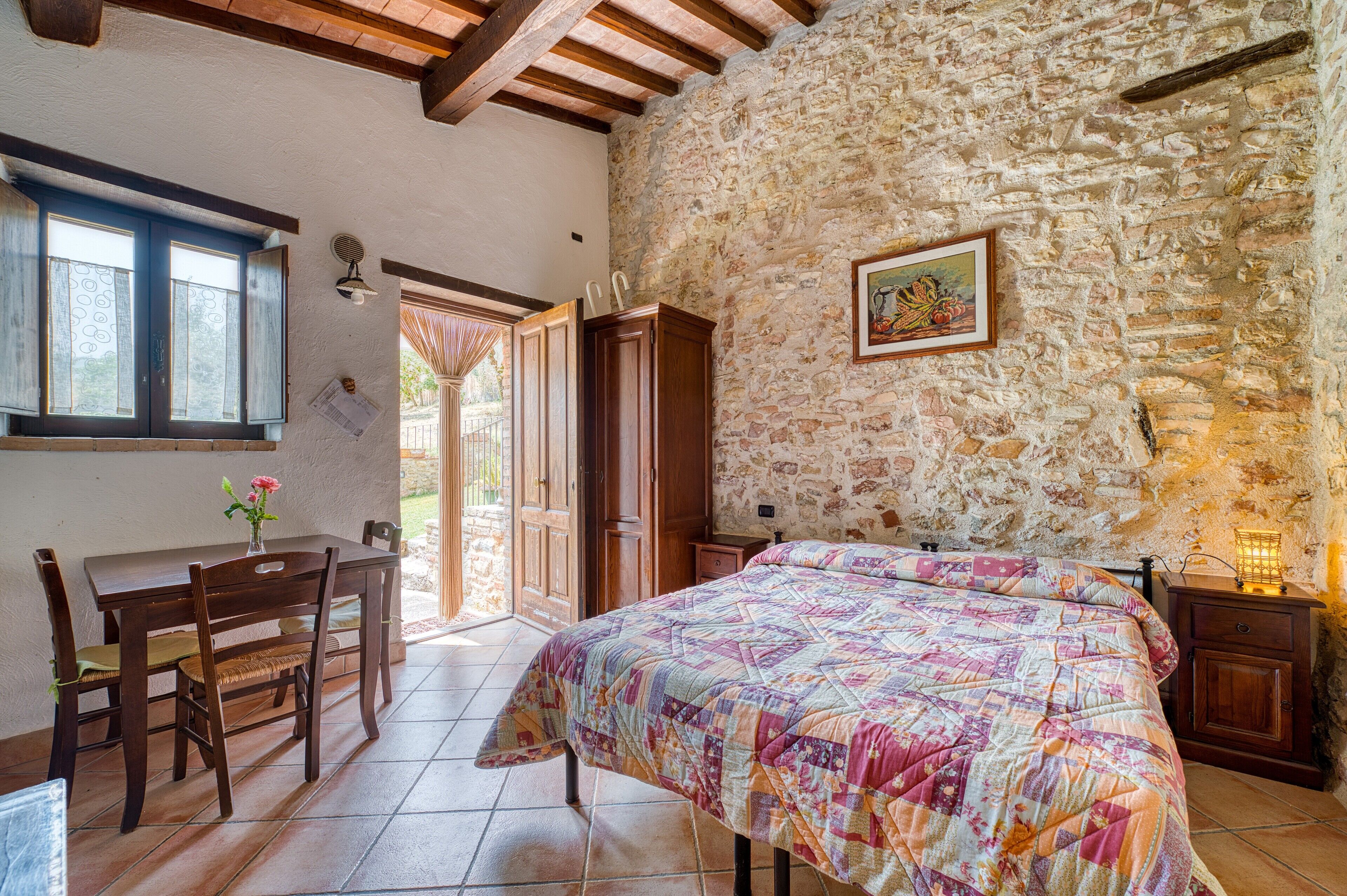 1 camera, Wi-Fi gratuito, lenzuola