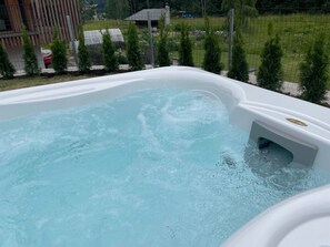 Baignoire à remous extérieure