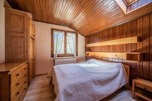 2 Schlafzimmer, Bügeleisen/Bügelbrett, kostenloses WLAN