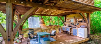 Holiday treehouse "King Louie and Mowgli" with Shared Natural Pool, 2 Private Terraces & Wi-Fi