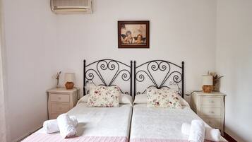 5 Schlafzimmer, Bügeleisen/Bügelbrett, kostenloses WLAN, Bettwäsche