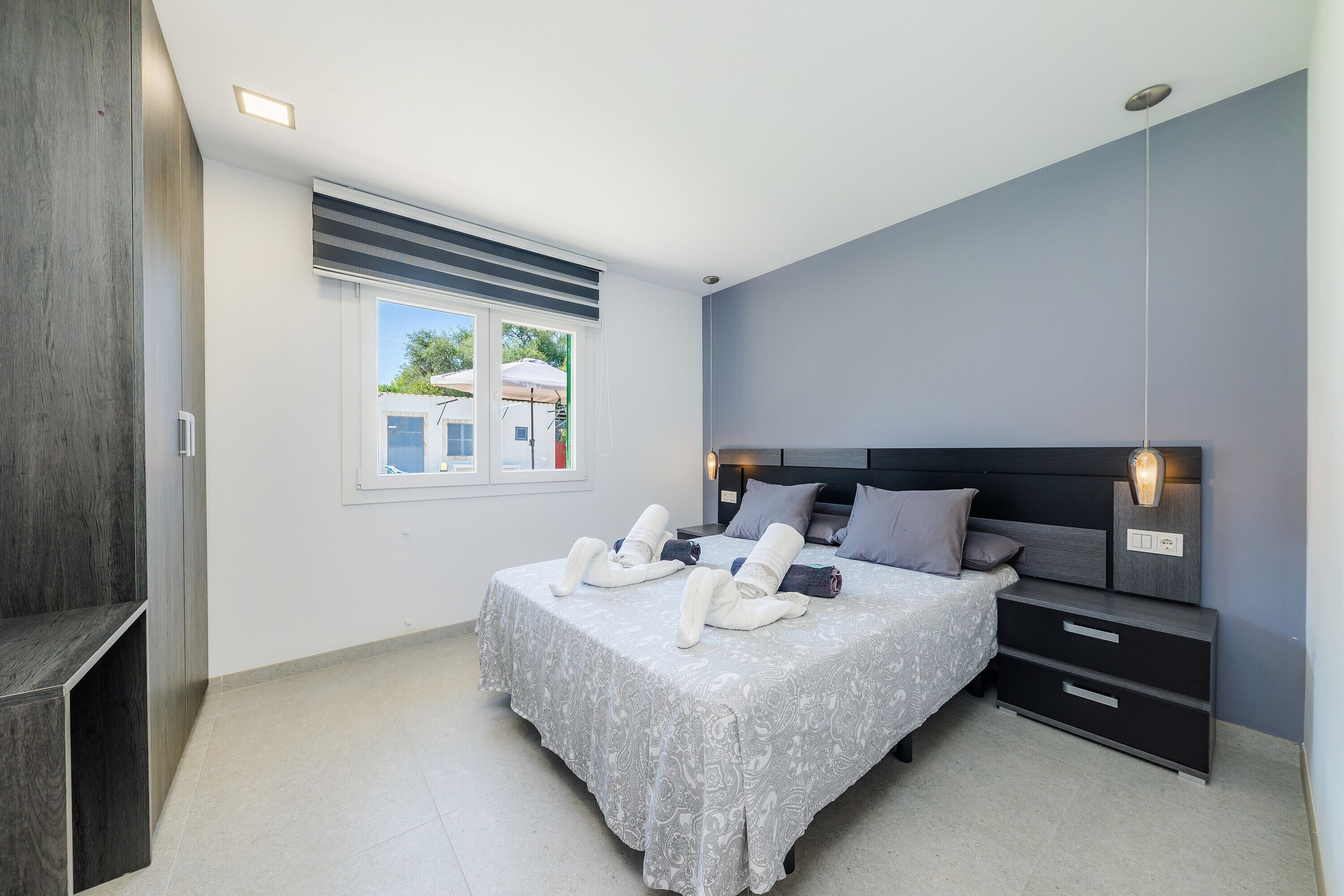 3 bedrooms, iron/ironing board, free WiFi