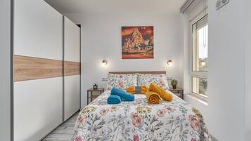 Fer et planche à repasser, Wi-Fi gratuit, draps fournis