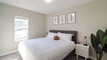 2 habitaciones, escritorio, tabla de planchar con plancha y wifi gratis