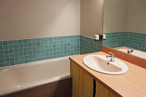 Bathroom - 87 Orrianes des Forets (LES ORRES 1650)