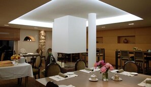 Dining - HÔTEL À LA FERME (Osthouse)