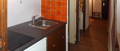 Refrigerador y utensilios de cocina