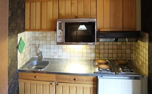 Kühlschrank, Kochgeschirr/Geschirr/Besteck
