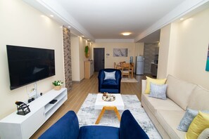 TV - Amani Suite (Nairobi)