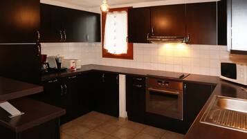 Réfrigérateur, four, lave-vaisselle