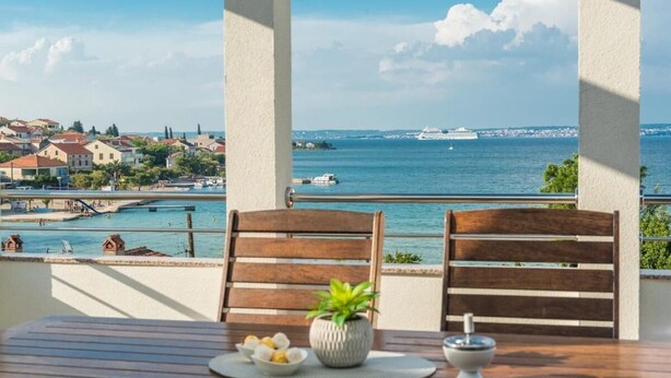 Apartamento, 3 quartos, sacada, vista para o jardim | Opções para refeição ao ar livre