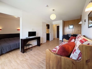 1 bedroom, WiFi (free)