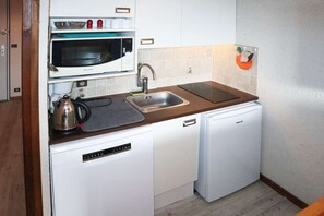 Réfrigérateur, lave-vaisselle