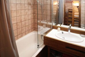 Bathroom - Studio Pour 4 Personnes en Cœur de Station (LES ORRES 1650)